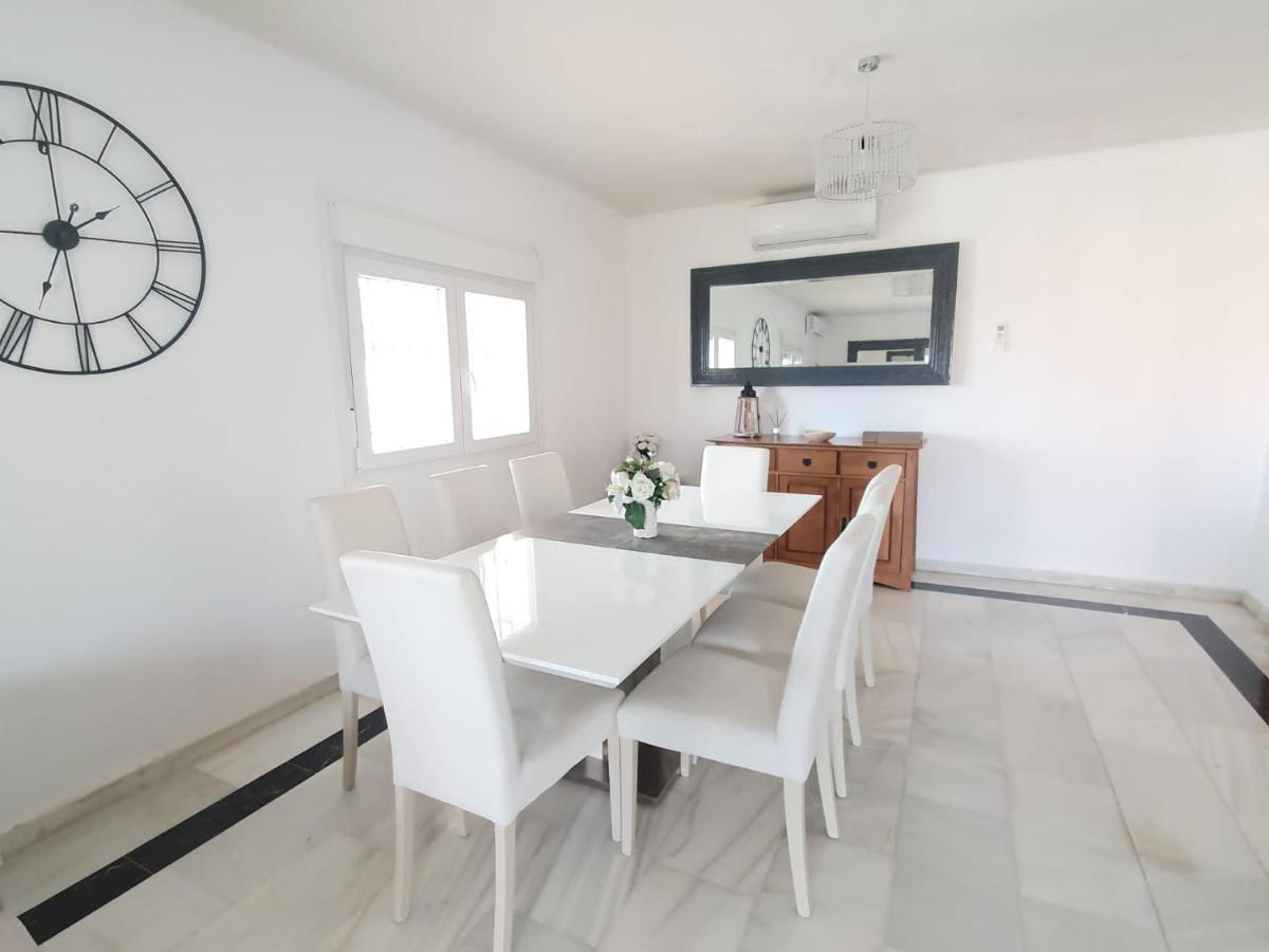Beautiful 5 Bedroom Villa, Sea Views, Private Pool, Estepona Newly Refurbished Екстериор снимка