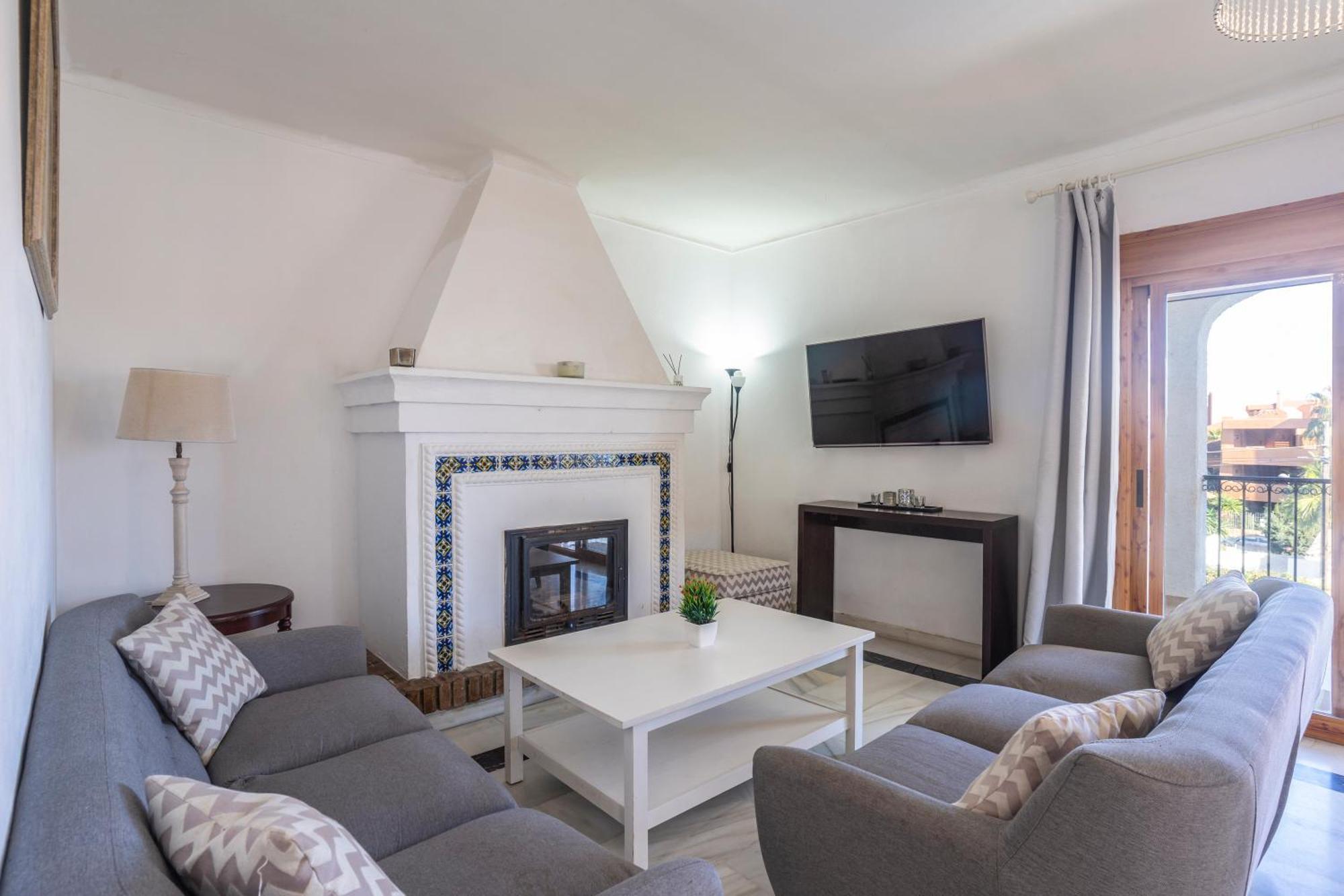 Beautiful 5 Bedroom Villa, Sea Views, Private Pool, Estepona Newly Refurbished Екстериор снимка