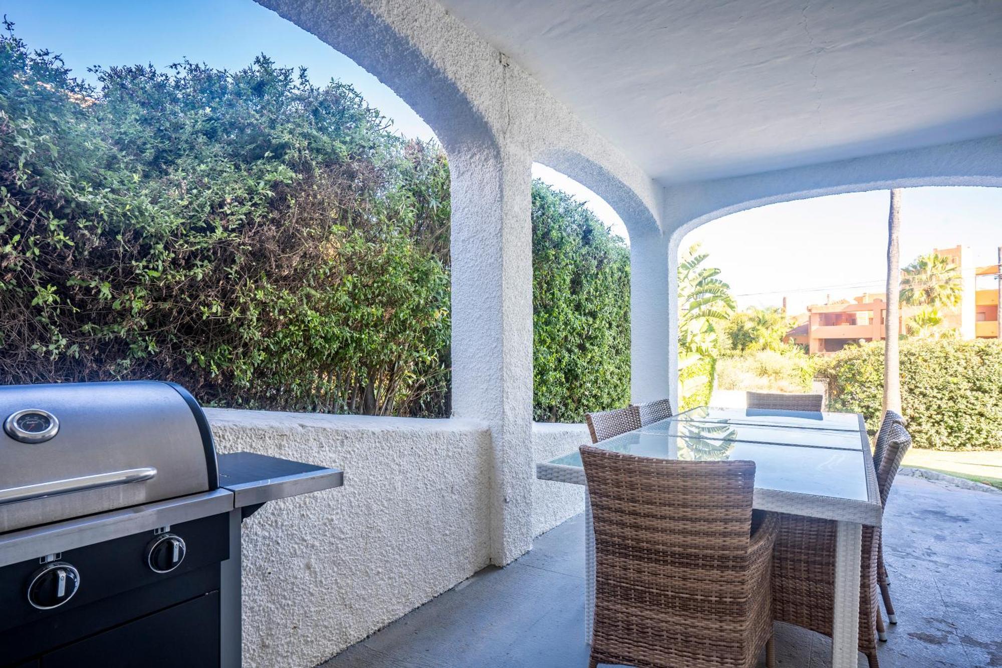 Beautiful 5 Bedroom Villa, Sea Views, Private Pool, Estepona Newly Refurbished Екстериор снимка