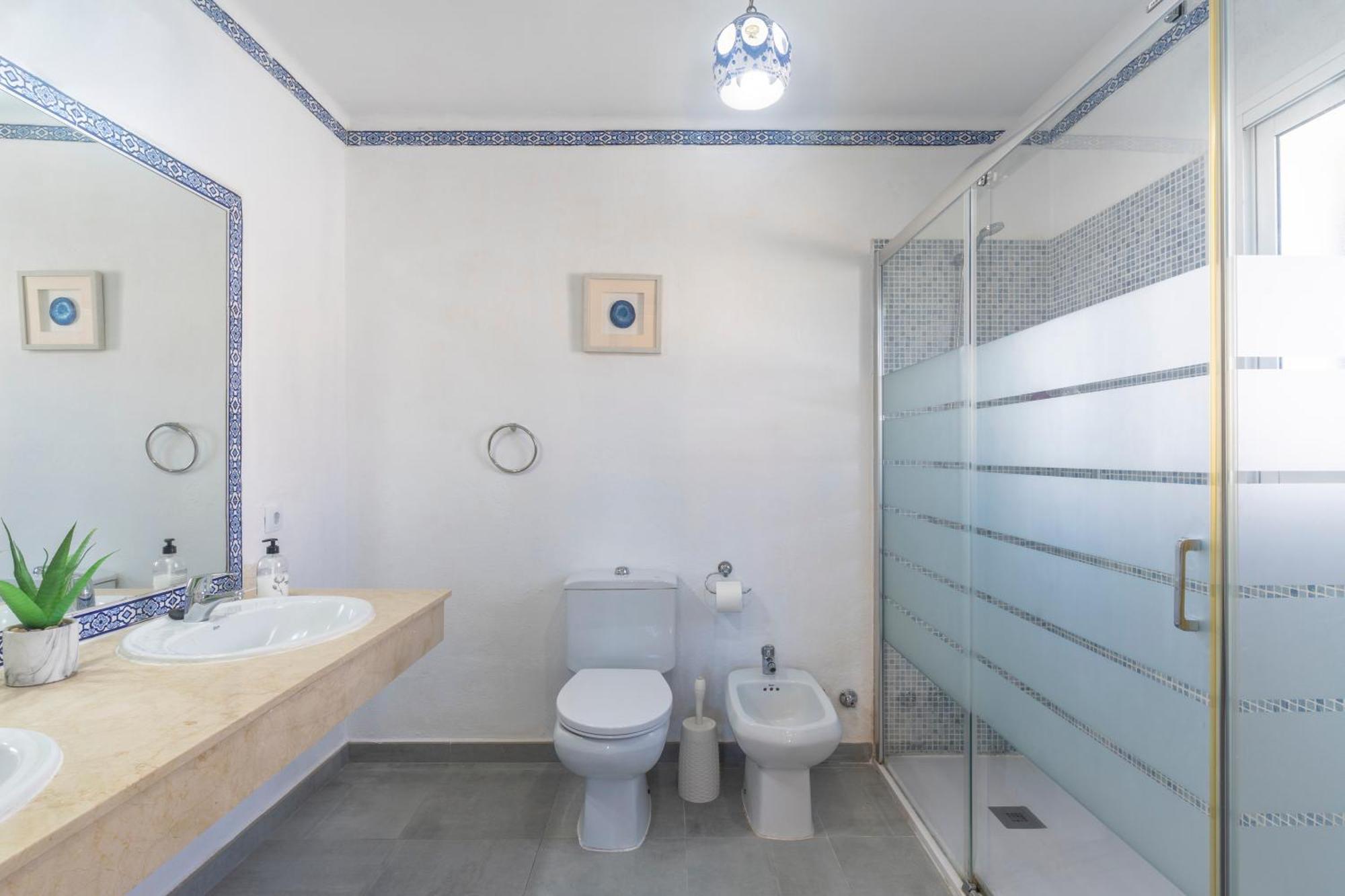 Beautiful 5 Bedroom Villa, Sea Views, Private Pool, Estepona Newly Refurbished Екстериор снимка