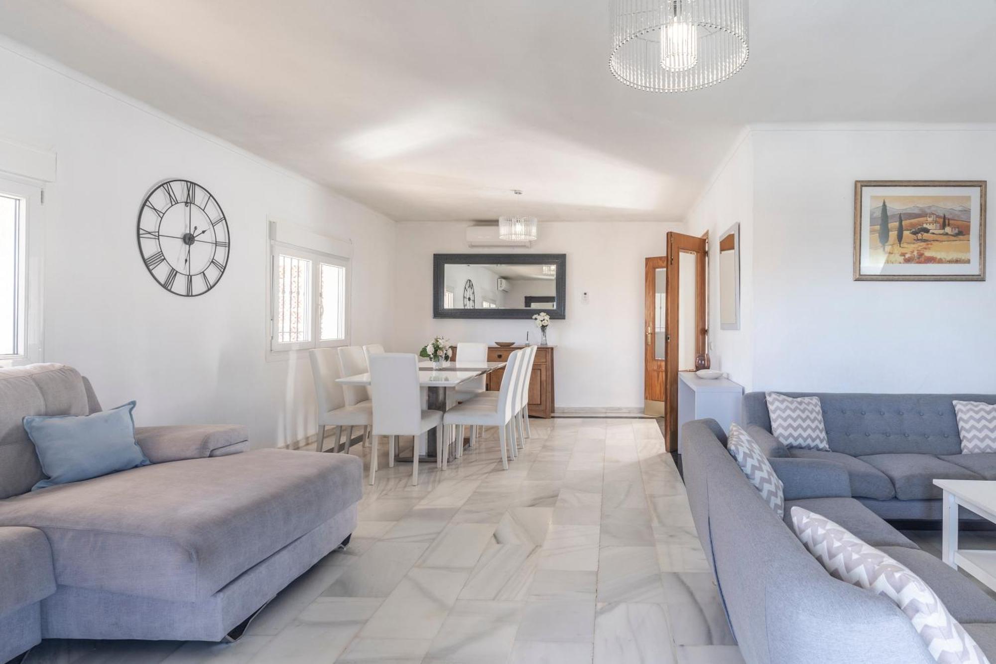 Beautiful 5 Bedroom Villa, Sea Views, Private Pool, Estepona Newly Refurbished Екстериор снимка