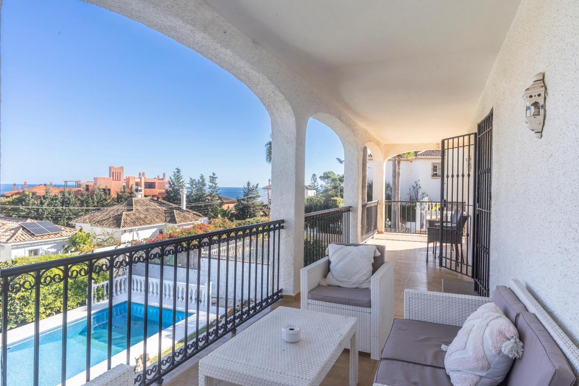 Beautiful 5 Bedroom Villa, Sea Views, Private Pool, Estepona Newly Refurbished Екстериор снимка